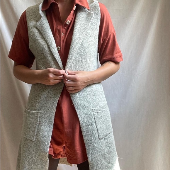 Mint Condition Long Gray Vest - Picture 1 of 5